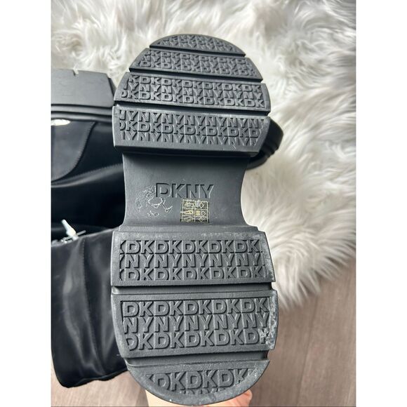 DKNY Women's Fiza Zip Up Winter Boots Black Logo Size 7M thick soles stylish - Picture 4 of 5